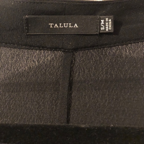 Aritzia Talula fringe shawl, size s/m - Picture 4 of 11